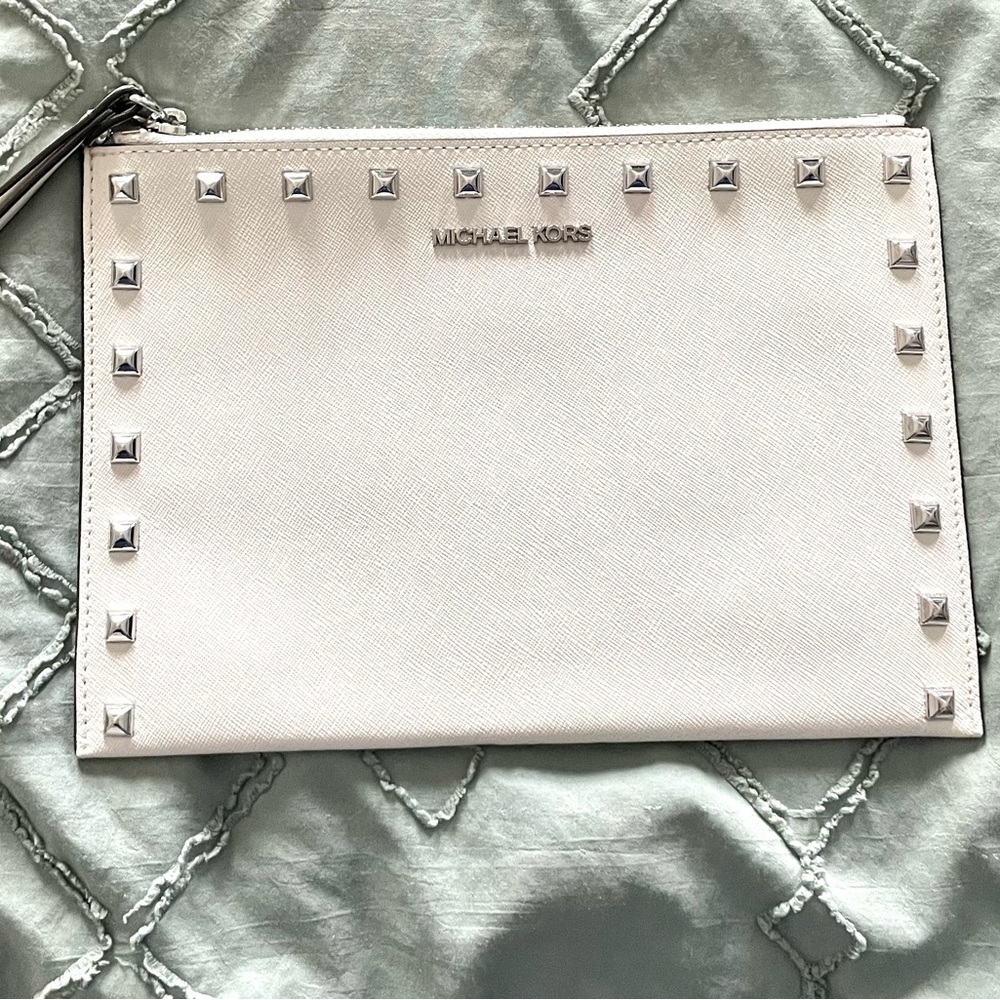Michael Kors Jet Set XL Zip Clutch Wristlet - White